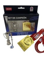 Set de medalla y llavero Copa Plan Vital Universidad Cat??lica