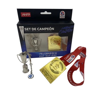Set de medalla y llavero Copa Plan Vital Universidad Cat??lica