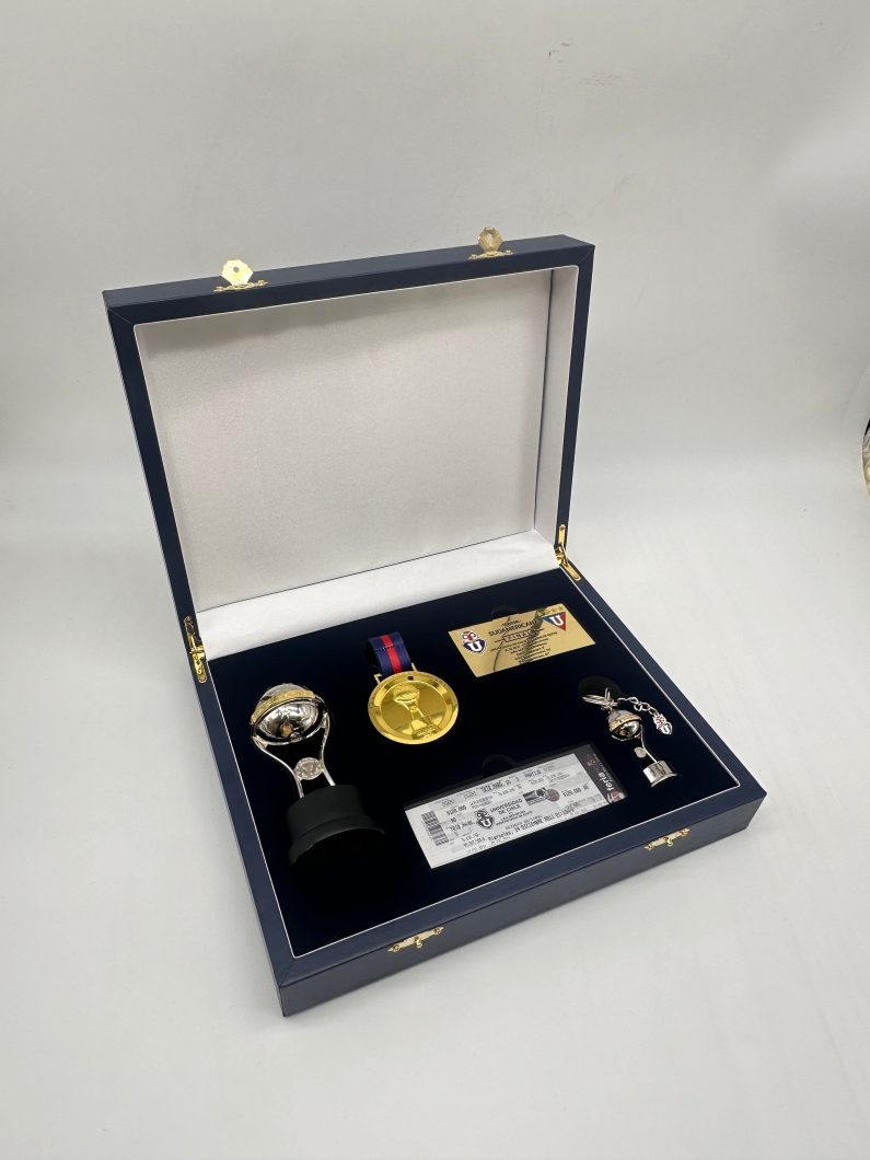 Kit Premium Copa Sudamericana Universidad de Chile 2011