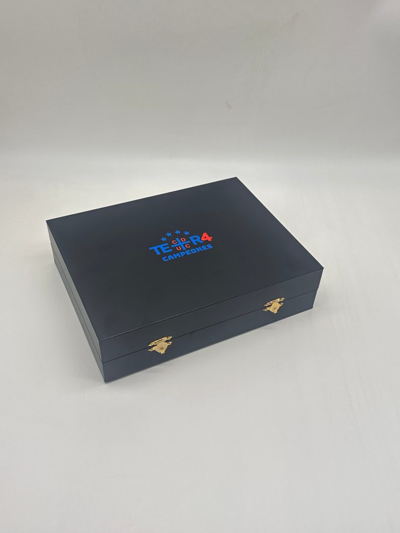 Kit Premium Tetracampeonato Universidad Cat??lica 2018-2021